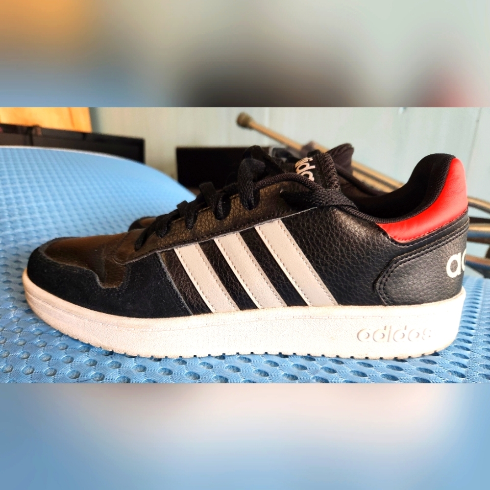 Men's Size 9.5 Adidas